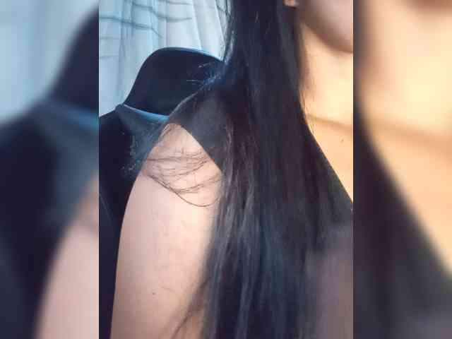 Letty33 webcam