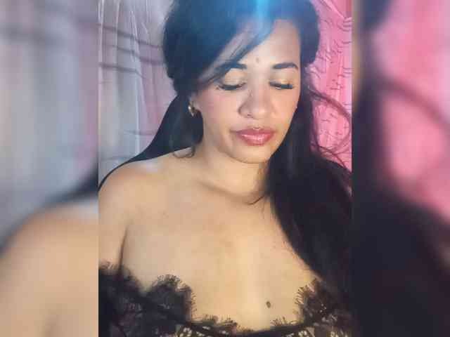 Letty33 webcam
