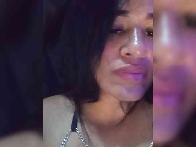 Letty33 webcam