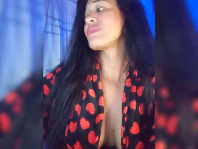 Letty33 webcam