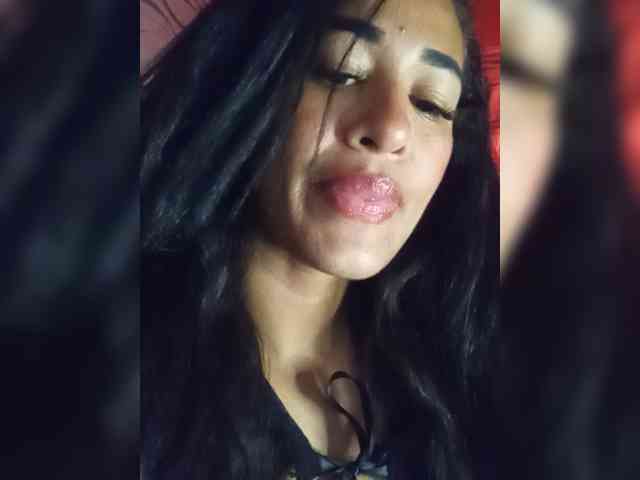 Letty33 webcam