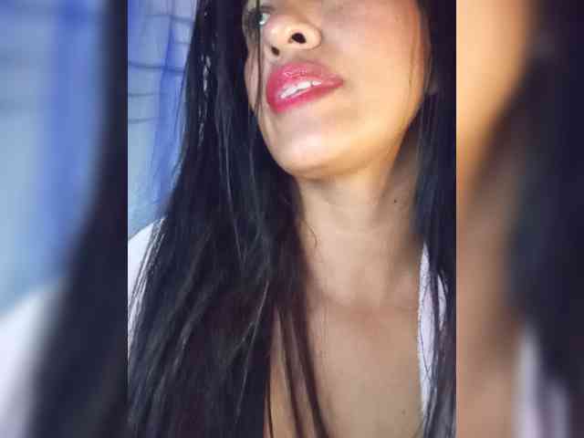 Letty33 webcam