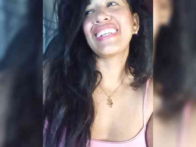 Letty33 webcam