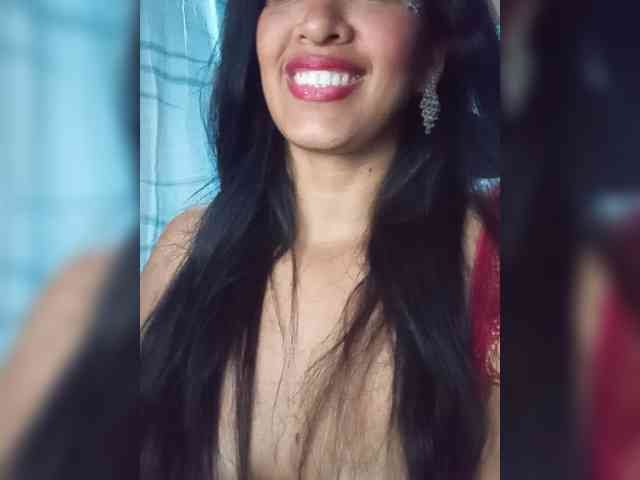 Letty33 webcam