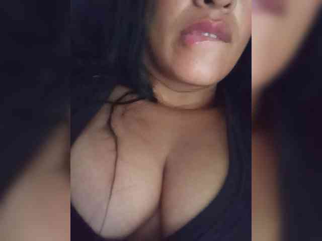 Letty33 webcam