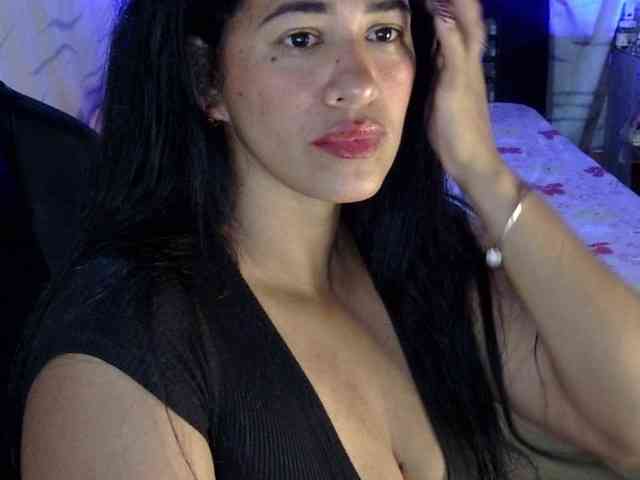 Letty33 webcam