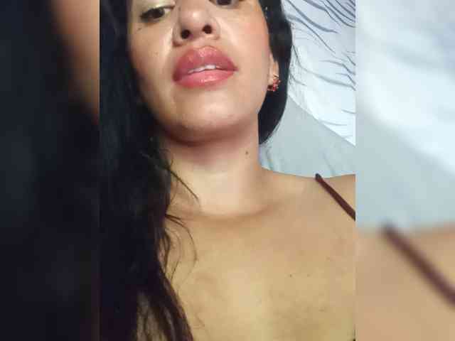 Letty33 webcam