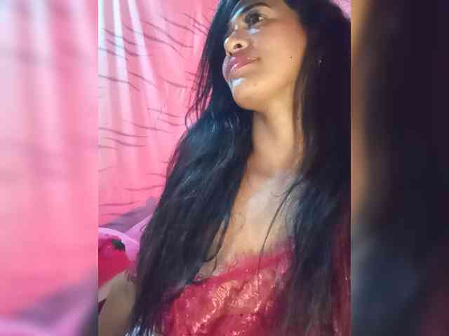 Letty33 webcam