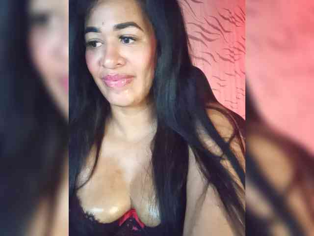 Letty33 webcam