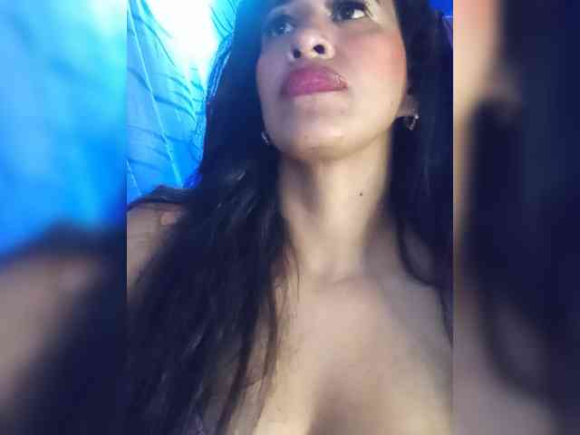 Letty33 webcam