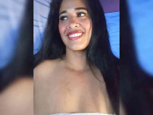 Letty33 webcam