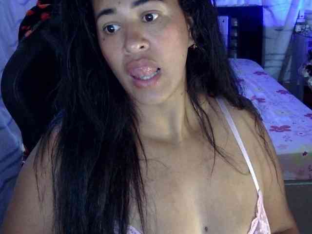 Letty33 webcam