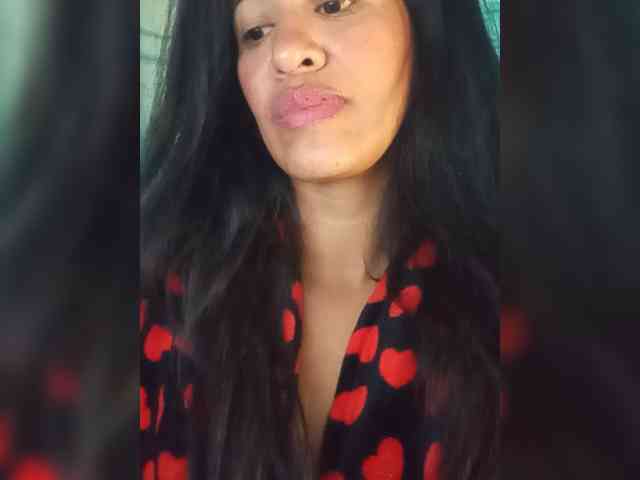 Letty33 webcam