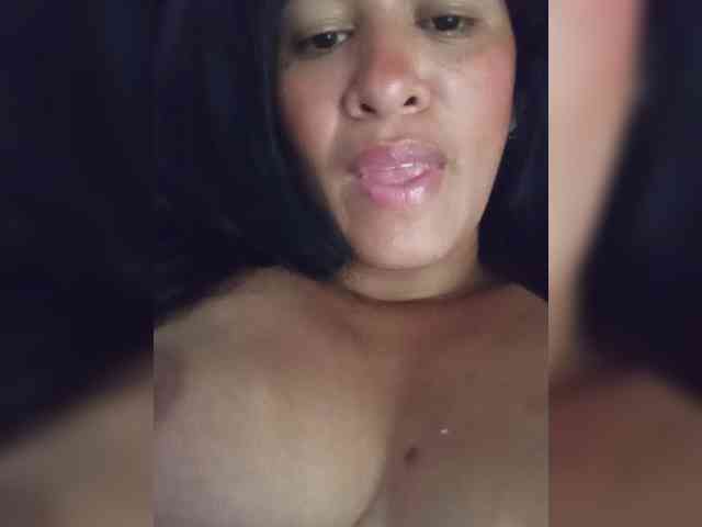 Letty33 webcam