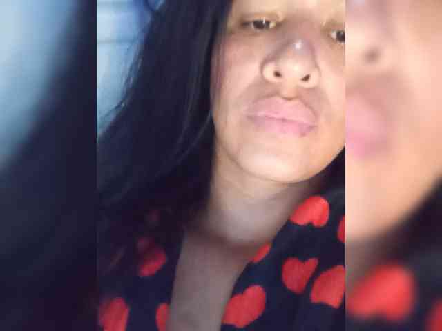 Letty33 webcam