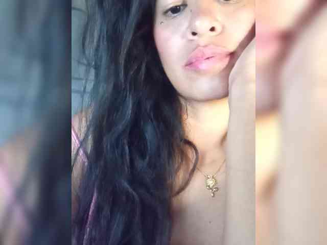 Letty33 webcam