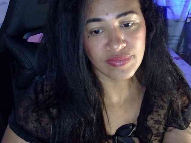 Letty33 webcam