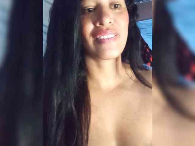 Letty33 webcam