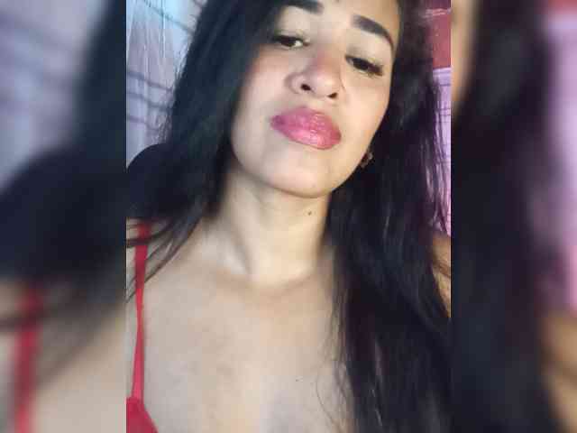 Letty33 webcam