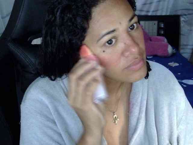 Letty33 webcam