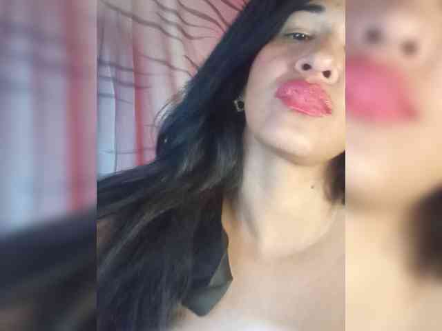 Letty33 webcam