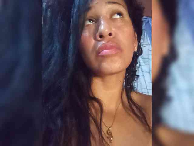 Letty33 webcam