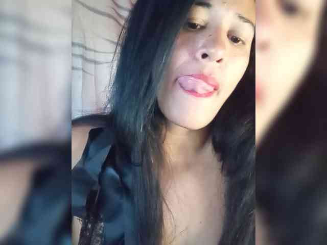 Letty33 webcam