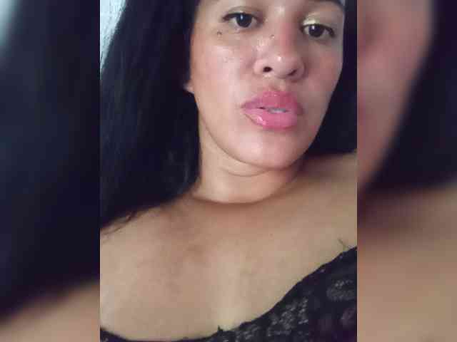 Letty33 webcam