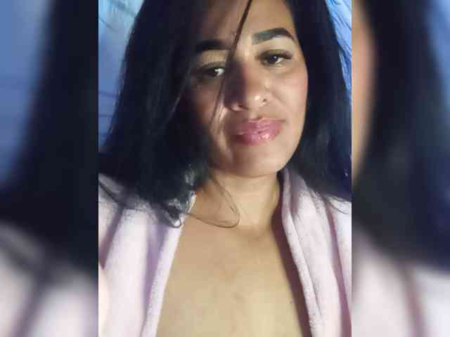 Letty33 webcam