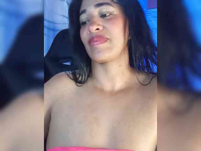 Letty33 webcam