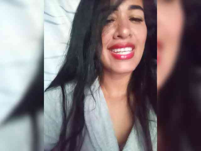 Letty33 webcam