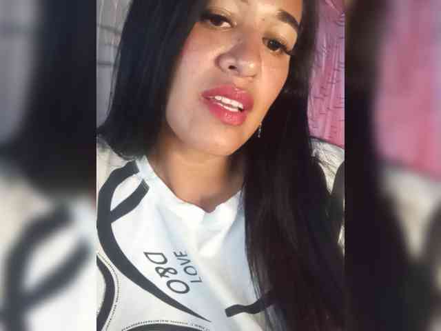 Letty33 webcam