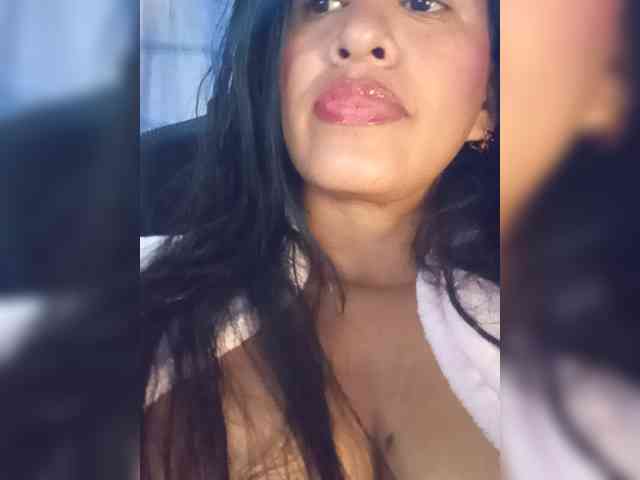 Letty33 webcam