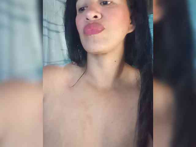 Letty33 webcam