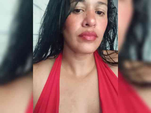 Letty33 webcam