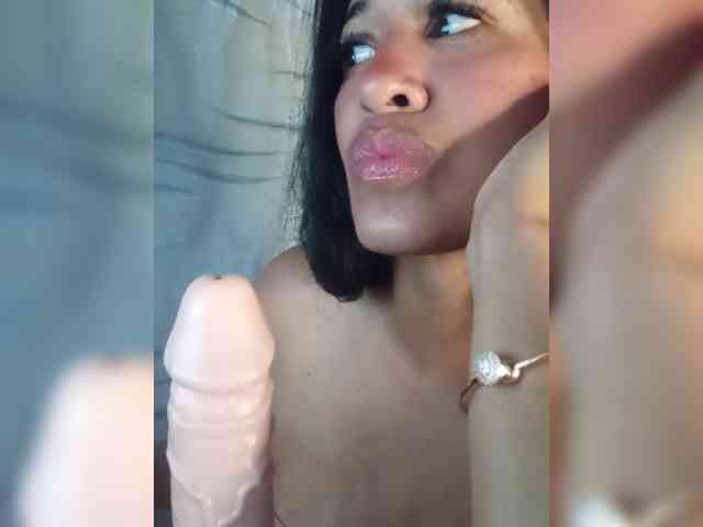 Letty33 webcam