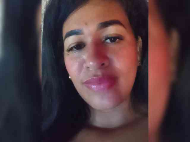 Letty33 webcam