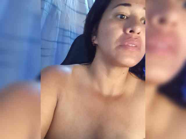 Letty33 webcam