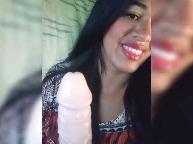 Letty33 webcam