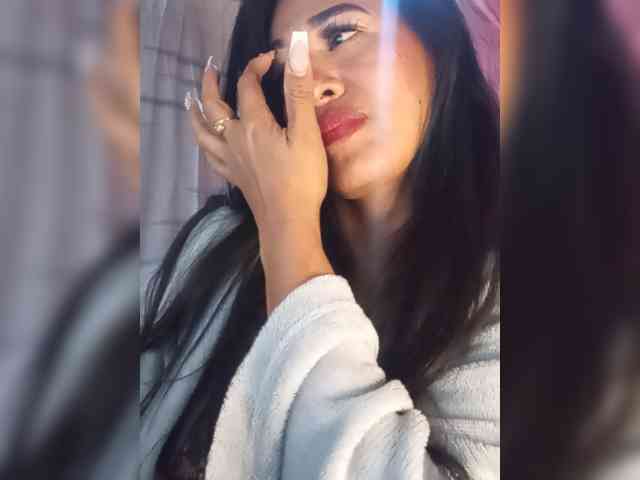 Letty33 webcam