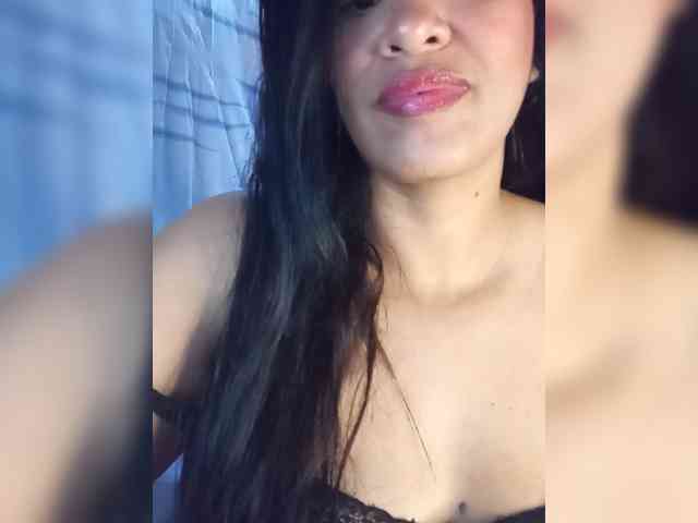 Letty33 webcam