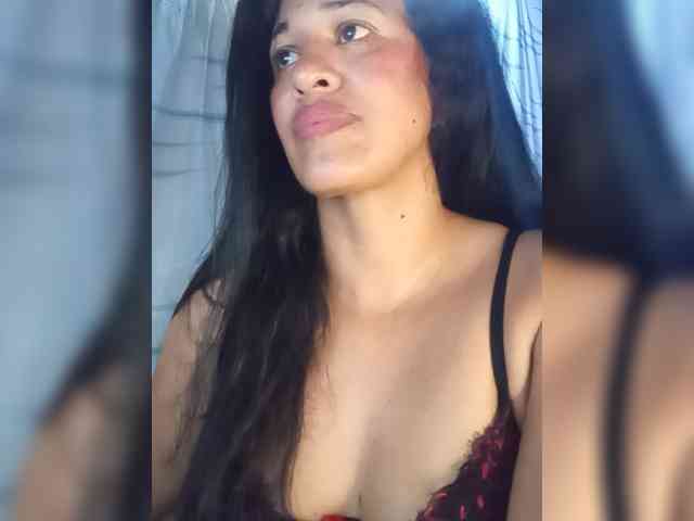 Letty33 webcam