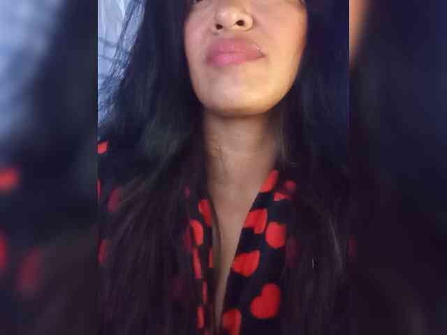 Letty33 webcam
