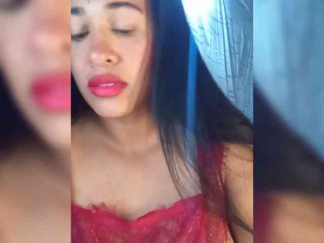Letty33 webcam