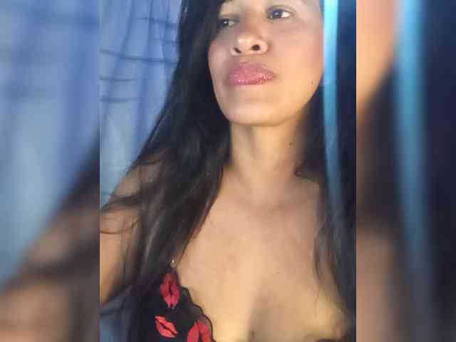 Letty33 webcam