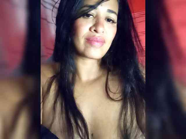 Letty33 webcam