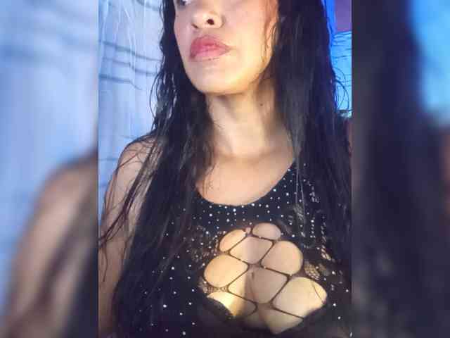 Letty33 webcam