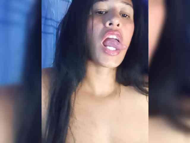 Letty33 webcam