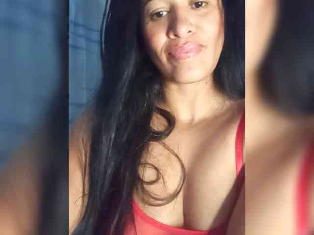 Letty33 webcam