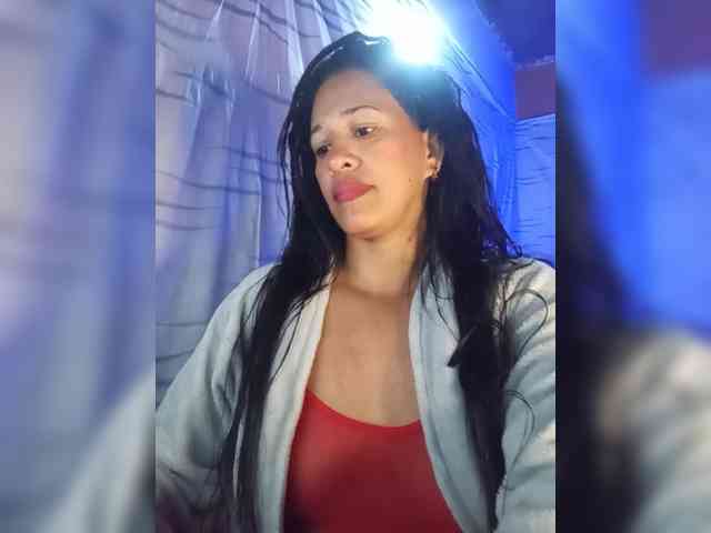 Letty33 webcam